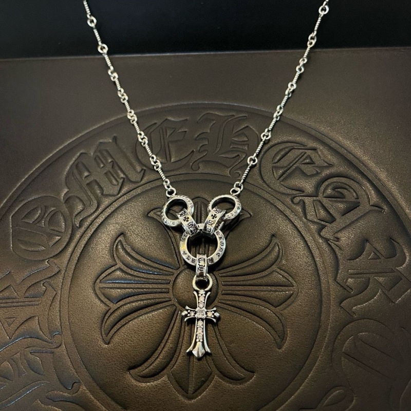 Ch*0me He**ts necklaces